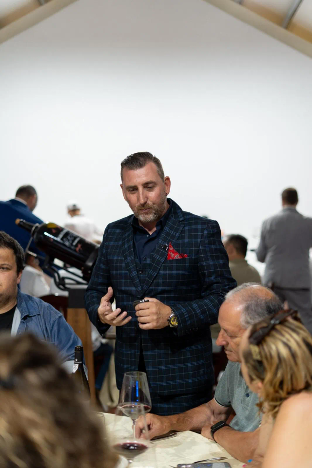 Retrato editorial de Nuno Jorge · sommelier